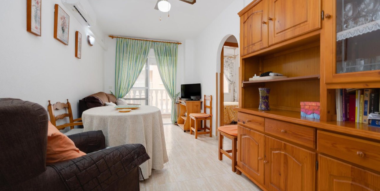 Resale - Apartment / flat -
Torrevieja - Playa del Cura