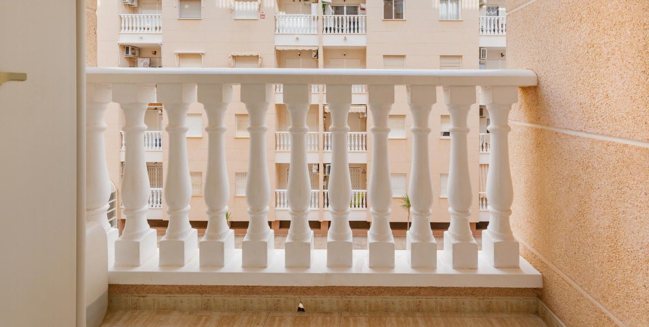 Resale - Apartment / flat -
Torrevieja - Playa del Cura