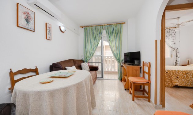 Resale - Apartment / flat -
Torrevieja - Playa del Cura