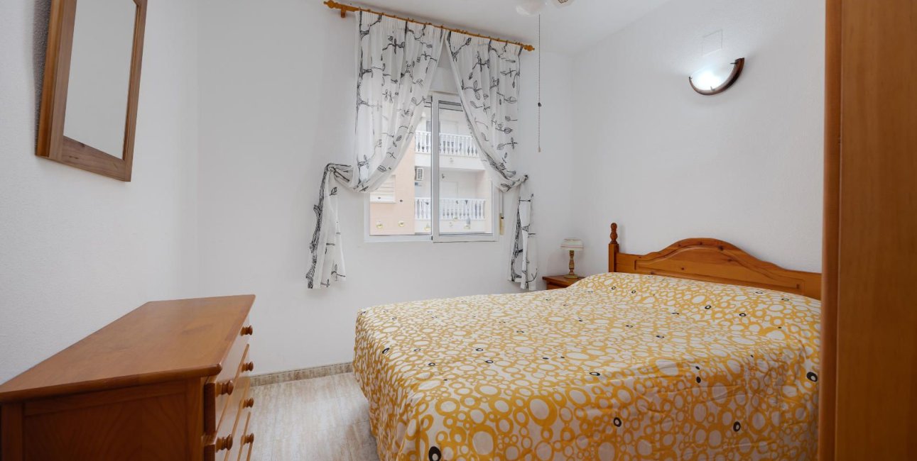 Resale - Apartment / flat -
Torrevieja - Playa del Cura