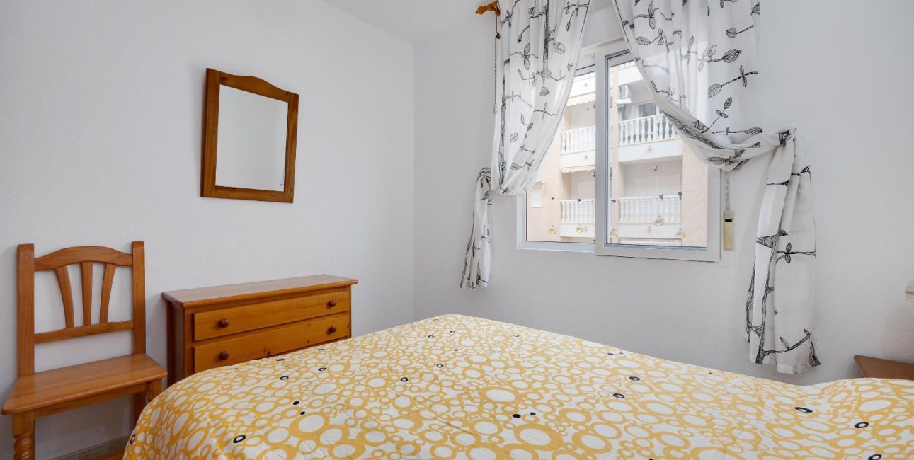 Resale - Apartment / flat -
Torrevieja - Playa del Cura