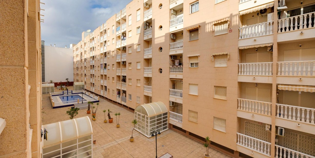 Resale - Apartment / flat -
Torrevieja - Playa del Cura