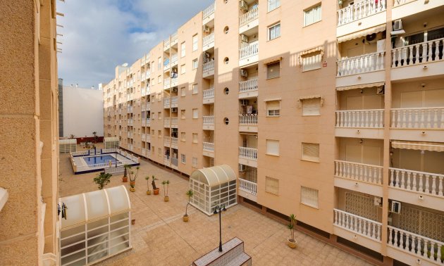 Resale - Apartment / flat -
Torrevieja - Playa del Cura