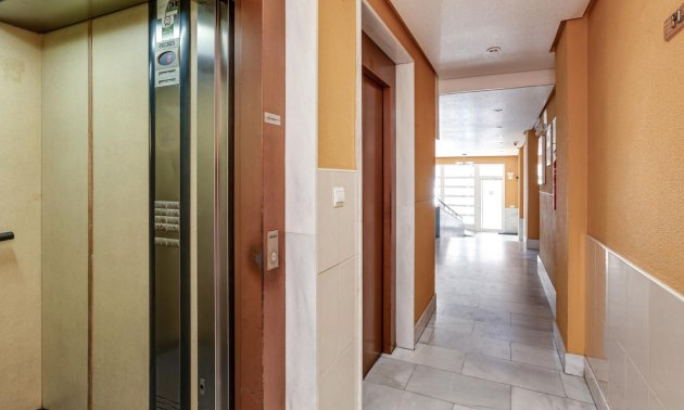 Resale - Apartment / flat -
Torrevieja - Playa del Cura