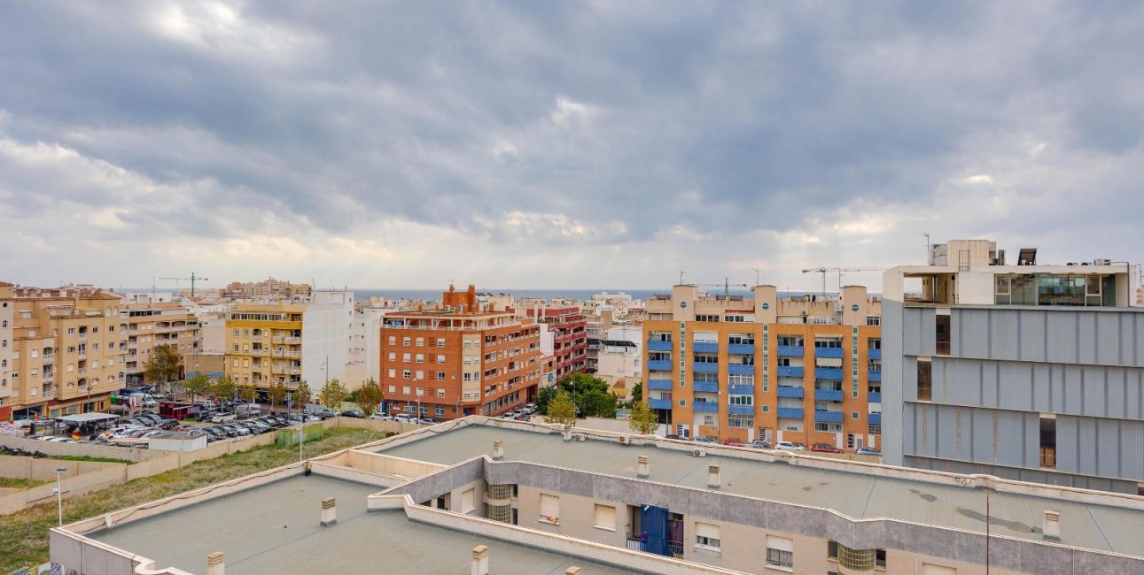 Resale - Apartment / flat -
Torrevieja - Playa del Cura