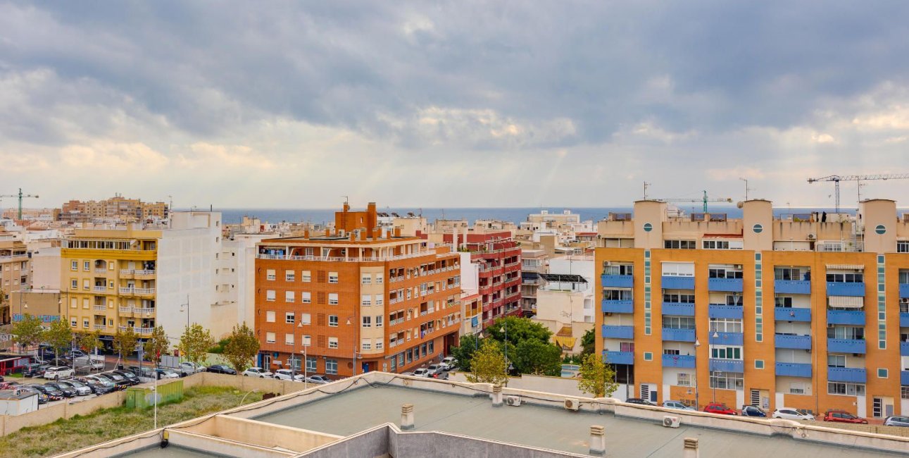 Resale - Apartment / flat -
Torrevieja - Playa del Cura