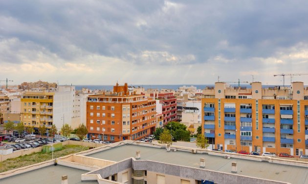 Resale - Apartment / flat -
Torrevieja - Playa del Cura