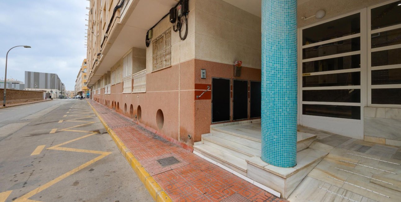 Resale - Apartment / flat -
Torrevieja - Playa del Cura
