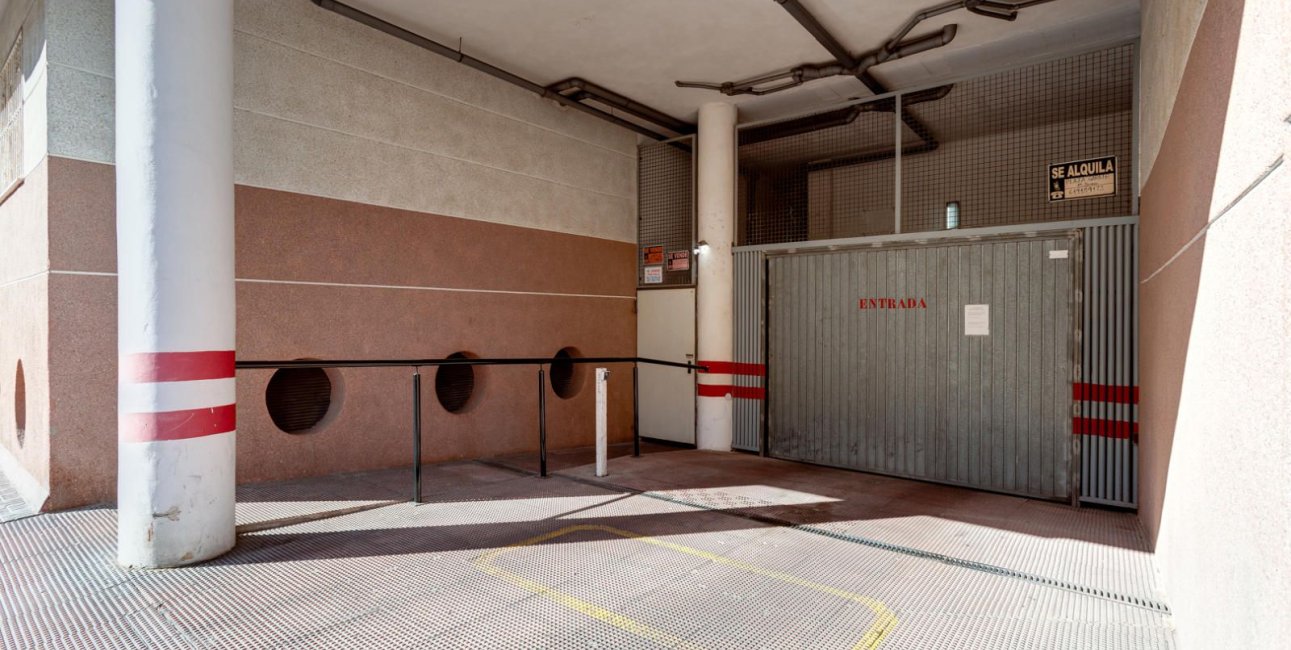 Resale - Apartment / flat -
Torrevieja - Playa del Cura