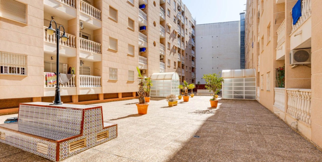 Resale - Apartment / flat -
Torrevieja - Playa del Cura