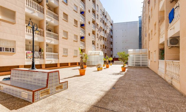 Resale - Apartment / flat -
Torrevieja - Playa del Cura
