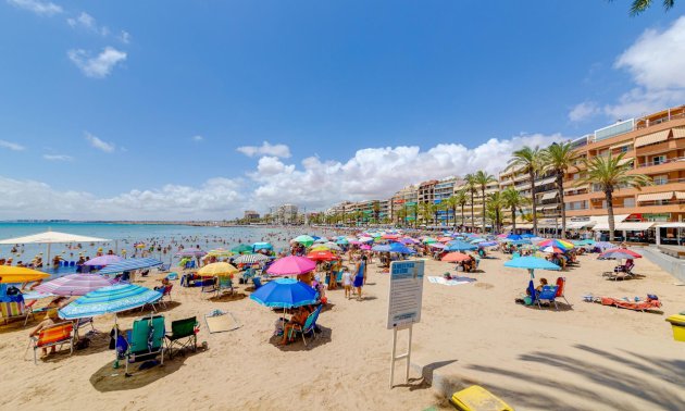 Resale - Apartment / flat -
Torrevieja - Playa del Cura