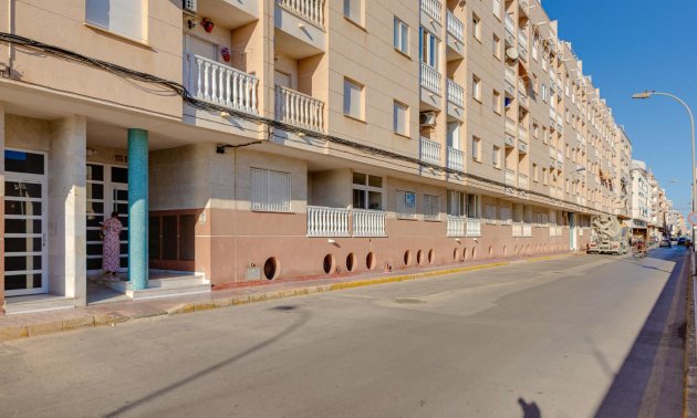 Resale - Apartment / flat -
Torrevieja - Playa del Cura