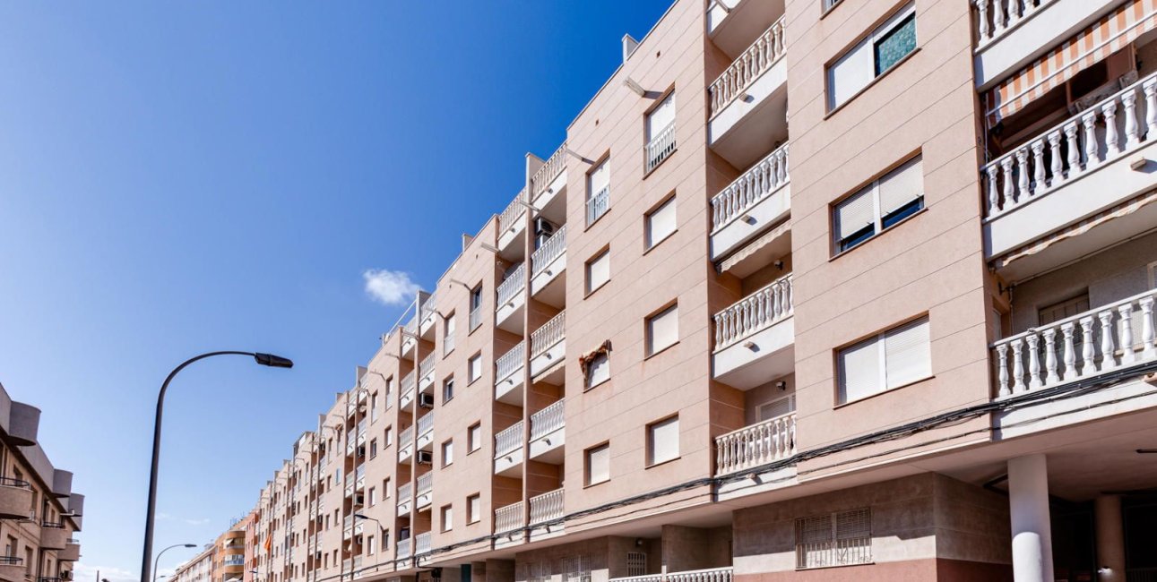 Resale - Apartment / flat -
Torrevieja - Playa del Cura