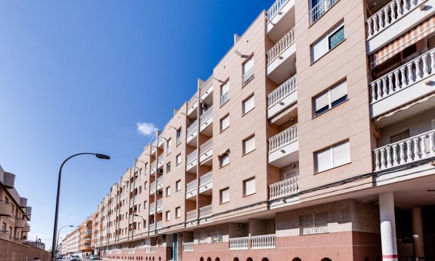 Resale - Apartment / flat -
Torrevieja - Playa del Cura
