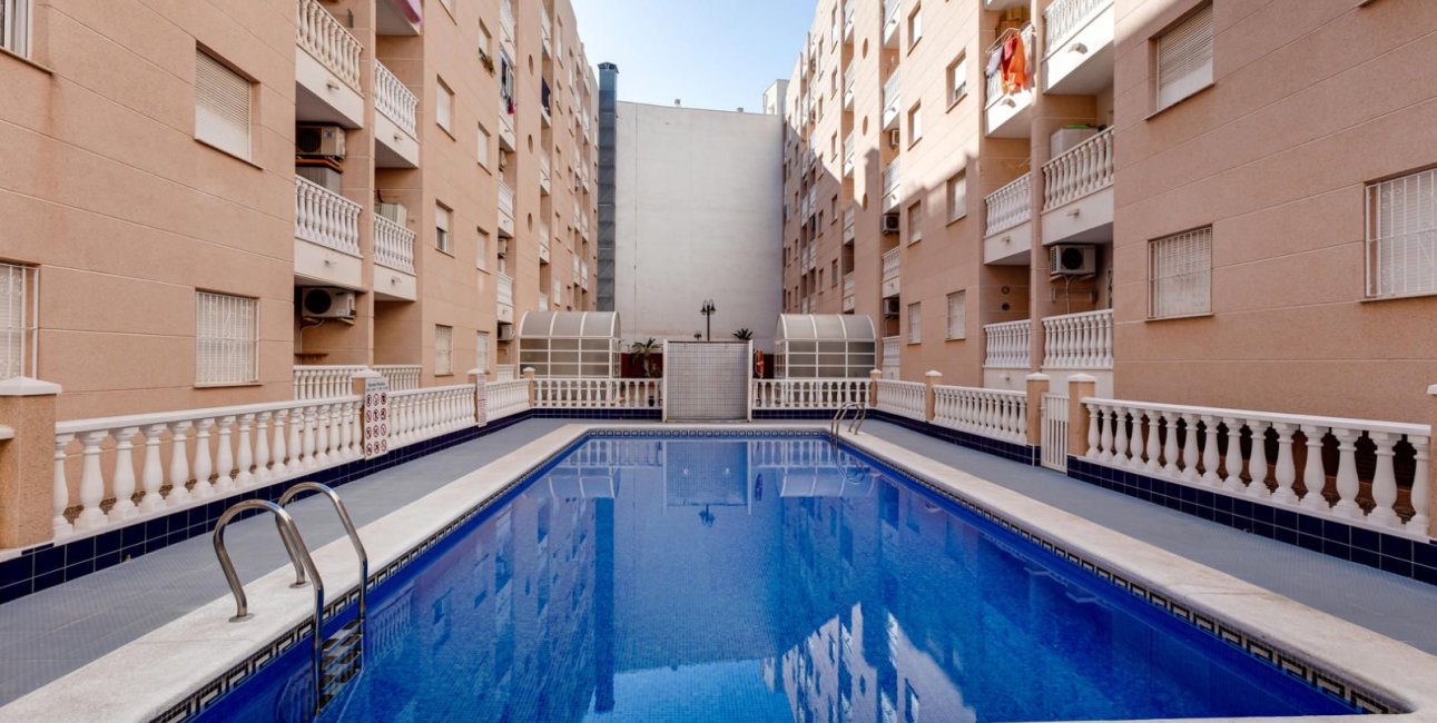 Resale - Apartment / flat -
Torrevieja - Playa del Cura