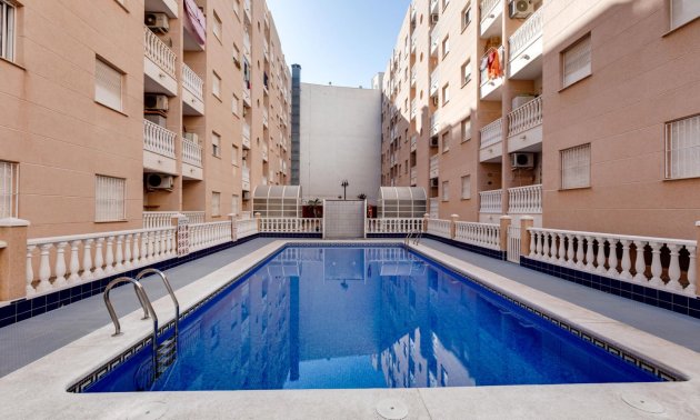 Resale - Apartment / flat -
Torrevieja - Playa del Cura