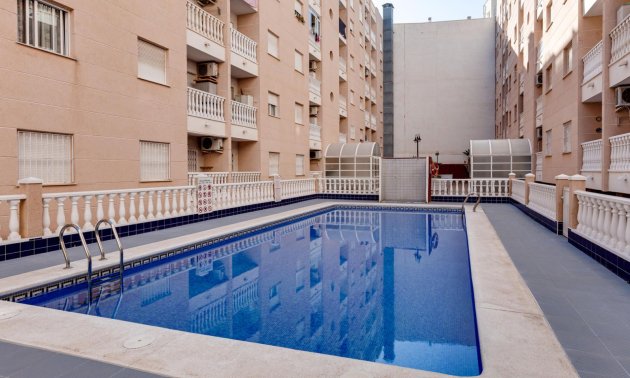 Resale - Apartment / flat -
Torrevieja - Playa del Cura