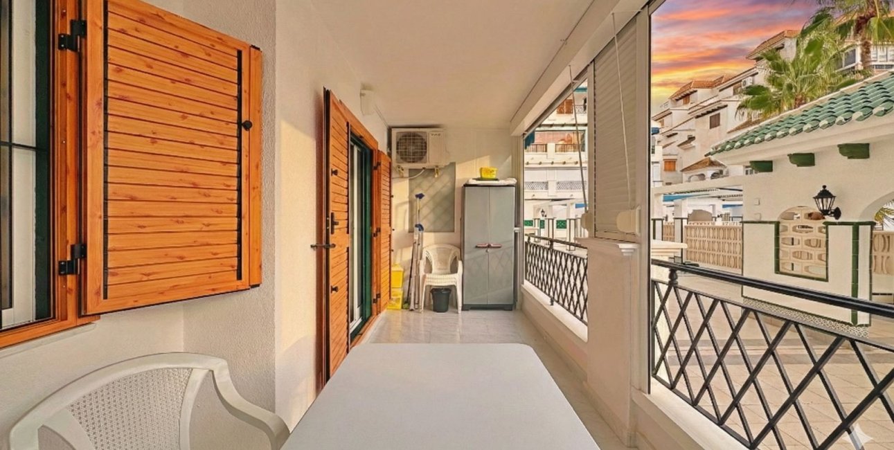 Resale - Apartment / flat -
Torrevieja - La Mata