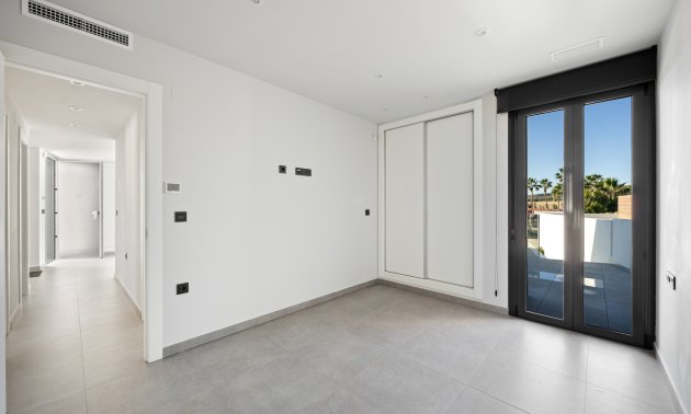 Resale - Villa -
Algorfa - La Finca Golf Resort