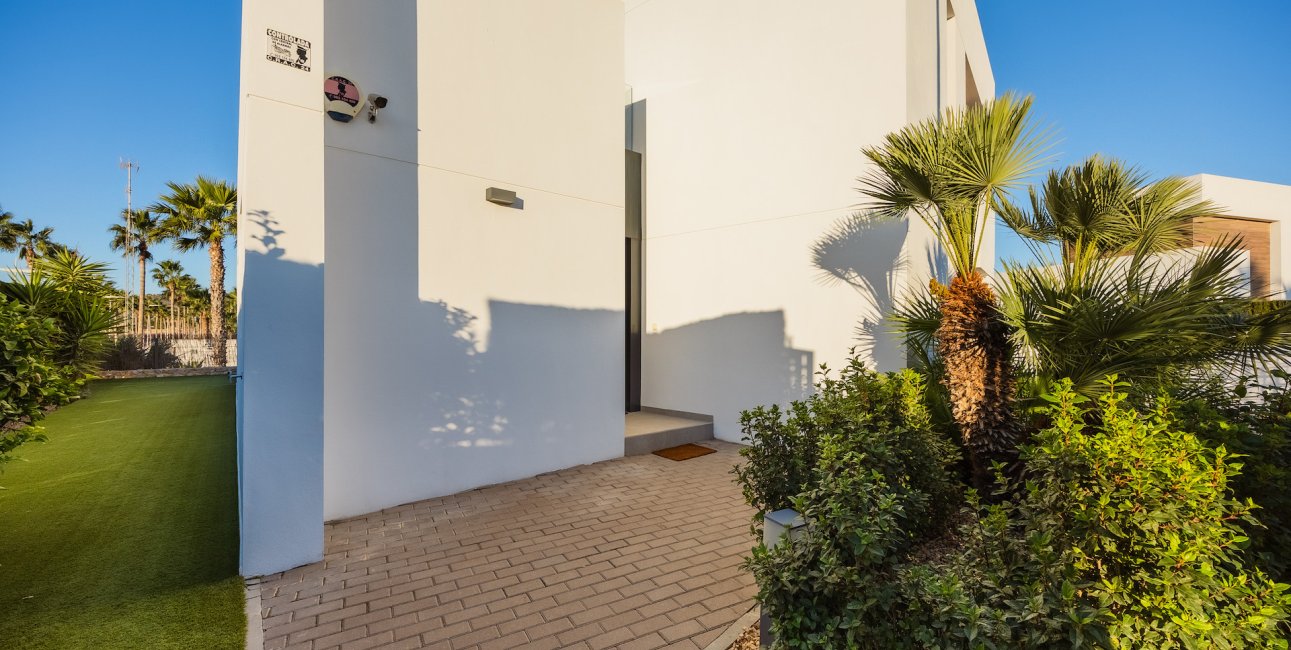 Resale - Villa -
Algorfa - La Finca Golf Resort