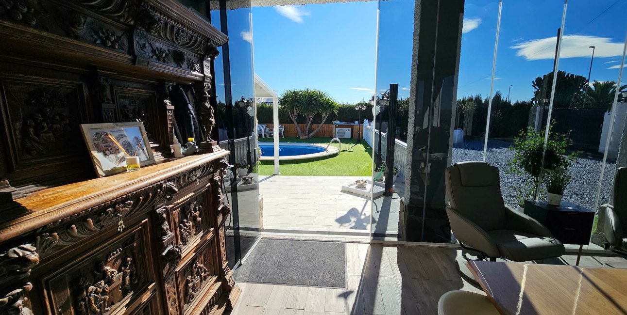 Reventa - Villa -
La Marina