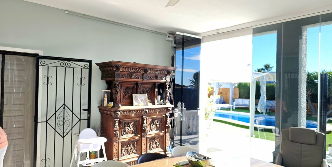 Reventa - Villa -
La Marina