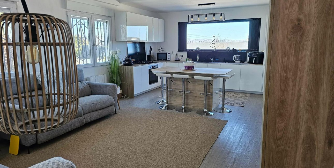 Reventa - Villa -
La Marina