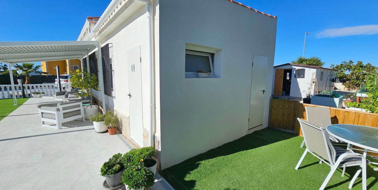 Reventa - Villa -
La Marina