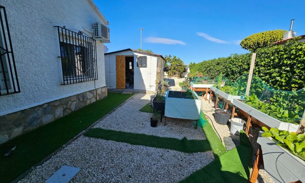 Reventa - Villa -
La Marina