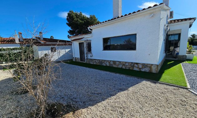 Reventa - Villa -
La Marina