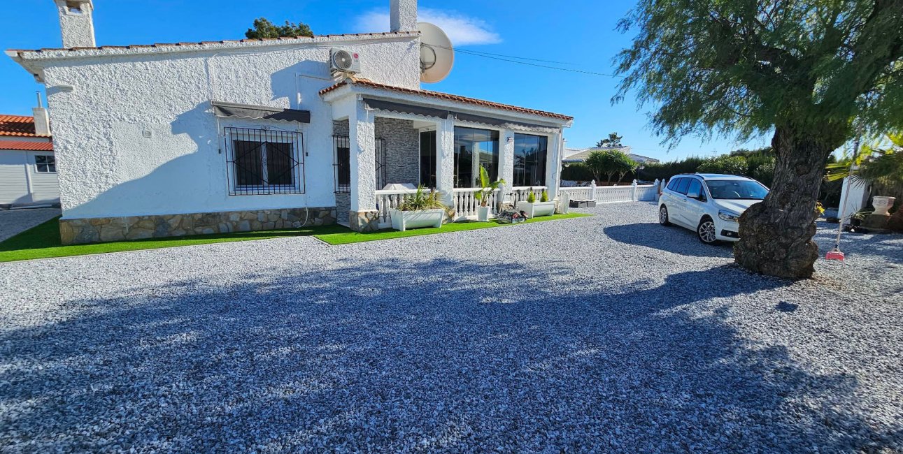 Reventa - Villa -
La Marina