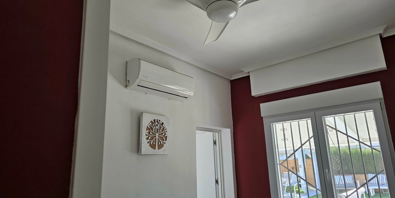 Reventa - Villa -
La Marina