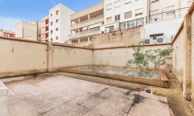 Resale - Apartment / flat -
Torrevieja