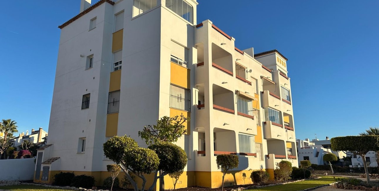 Resale - Apartment / flat -
Orihuela Costa - Campoamor