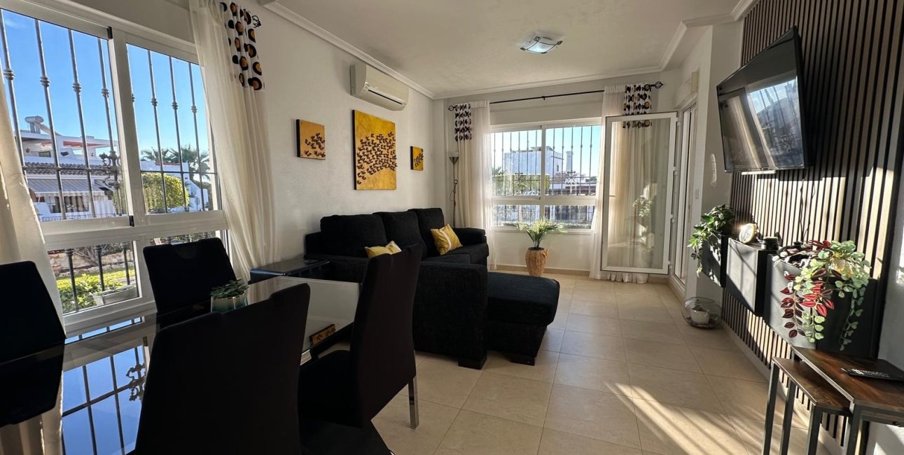Resale - Apartment / flat -
Orihuela Costa - Campoamor
