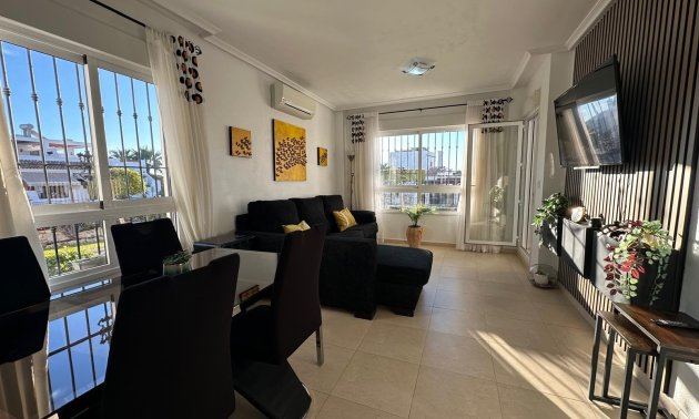 Resale - Apartment / flat -
Orihuela Costa - Campoamor