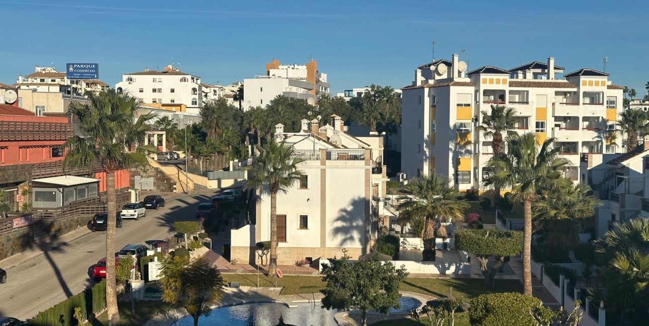 Resale - Apartment / flat -
Orihuela Costa - Campoamor