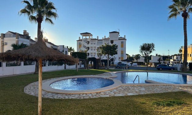 Resale - Apartment / flat -
Orihuela Costa - Campoamor