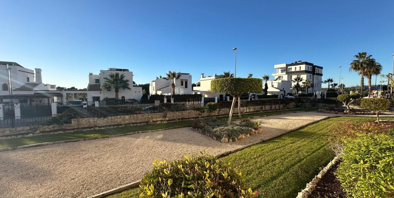 Resale - Apartment / flat -
Orihuela Costa - Campoamor