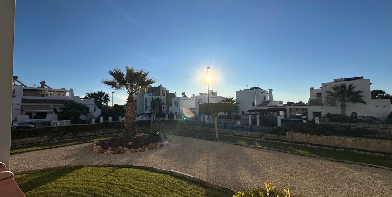Resale - Apartment / flat -
Orihuela Costa - Campoamor