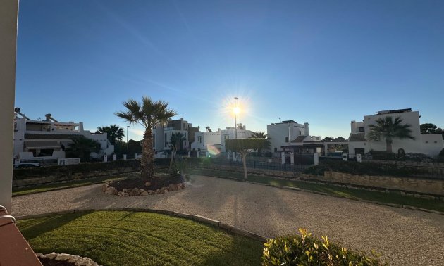 Resale - Apartment / flat -
Orihuela Costa - Campoamor