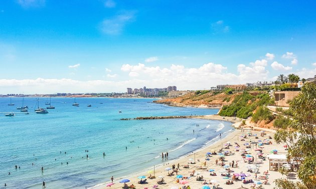 Resale - Apartment / flat -
Orihuela Costa - Campoamor