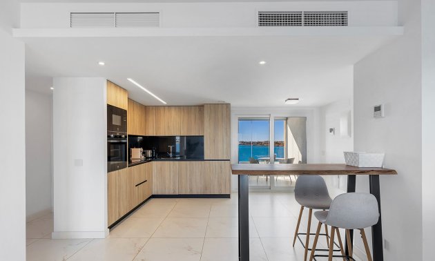 Resale - Apartment / flat -
Torrevieja - Punta prima