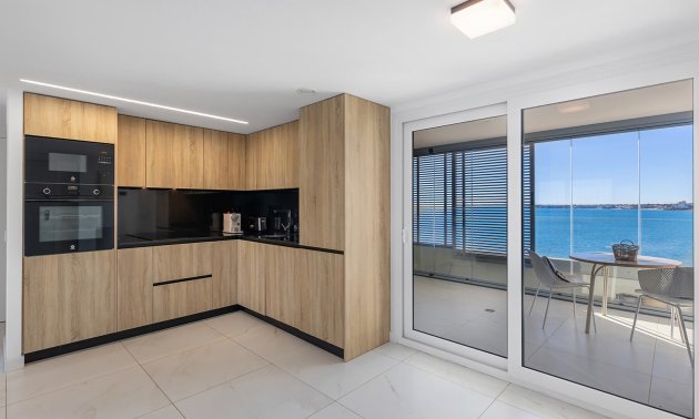 Resale - Apartment / flat -
Torrevieja - Punta prima