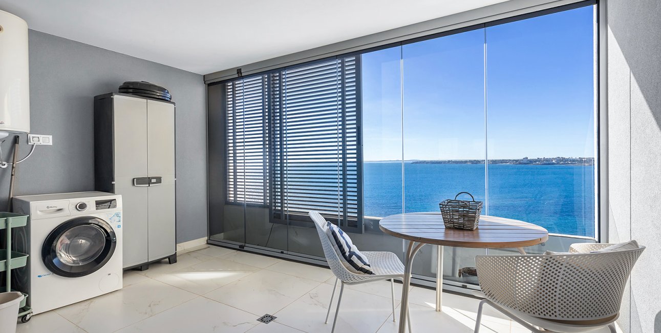 Resale - Apartment / flat -
Torrevieja - Punta prima