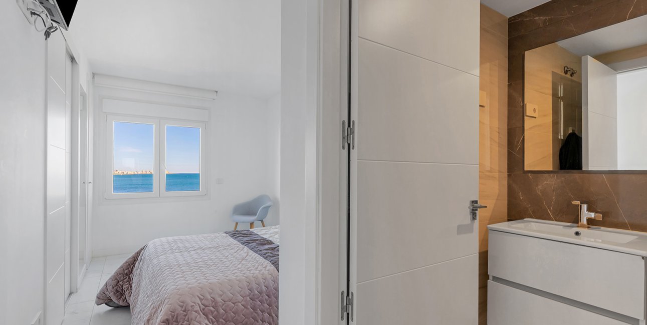 Resale - Apartment / flat -
Torrevieja - Punta prima