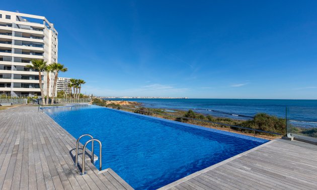 Resale - Apartment / flat -
Torrevieja - Punta prima