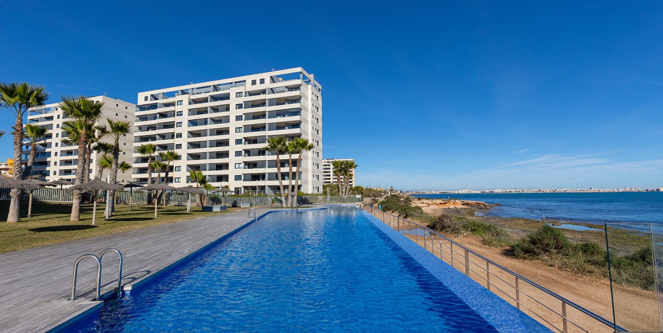 Resale - Apartment / flat -
Torrevieja - Punta prima