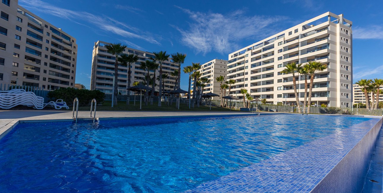 Resale - Apartment / flat -
Torrevieja - Punta prima
